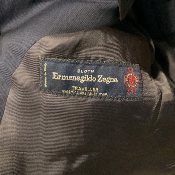 Navy blue ermemegildo zegna suit in like new condition - Picture 2 of 2